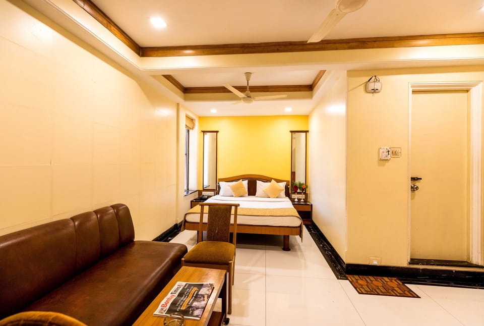 Deluxe Double or Twin Room | Desk, rollaway beds, free WiFi