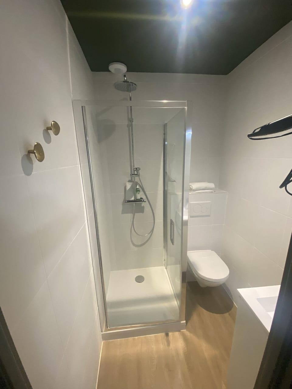 1 bedroom, desk, laptop workspace, blackout drapes