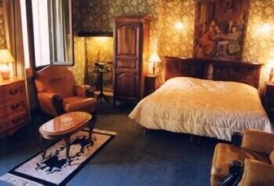 Free minibar items, in-room safe, individually decorated