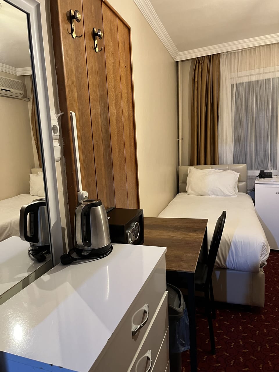 Egyptian cotton sheets, premium bedding, laptop workspace
