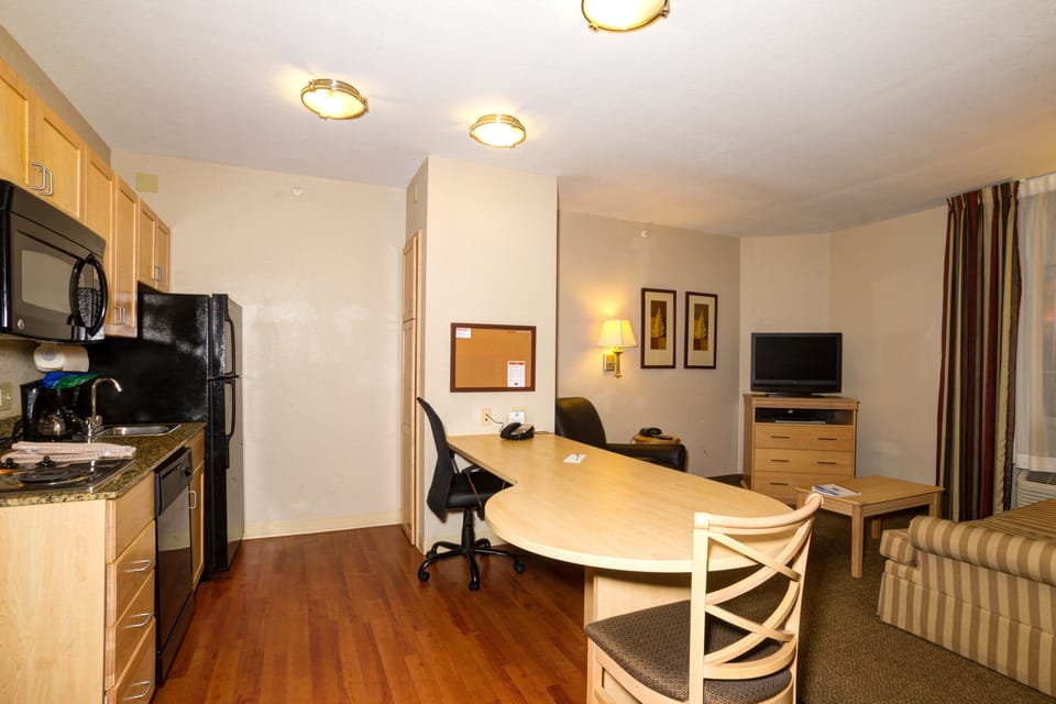 In-room safe, desk, iron/ironing board, free WiFi