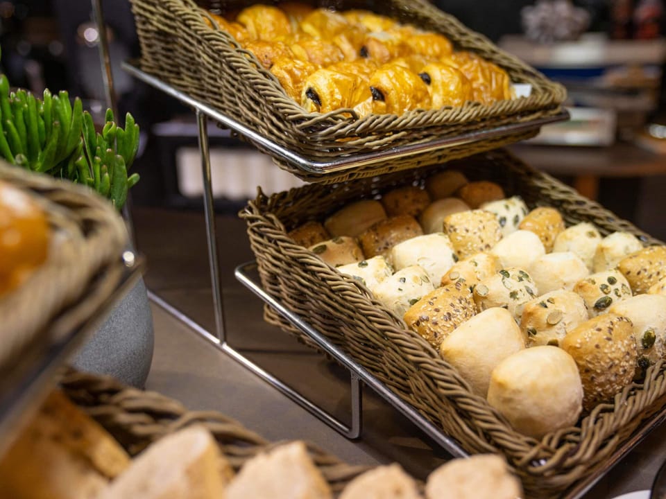 Daily buffet breakfast for a fee