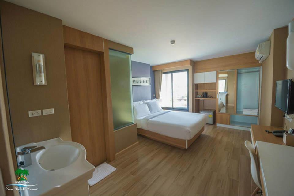 Deluxe Room | In-room safe, blackout drapes, free WiFi