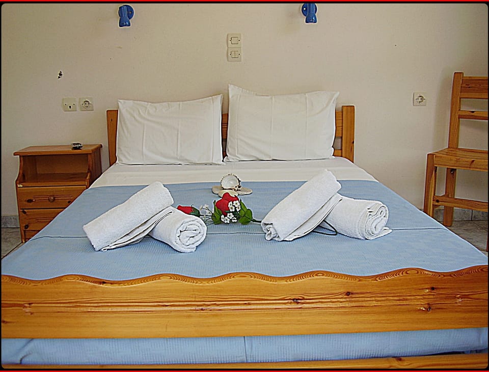Premium bedding, in-room safe, soundproofing
