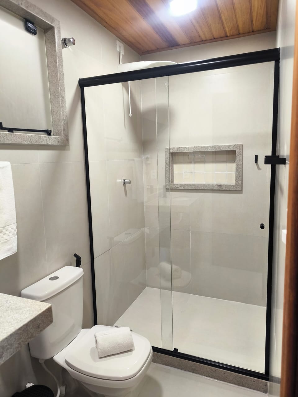Twin Room | Minibar, laptop workspace, free WiFi, bed sheets