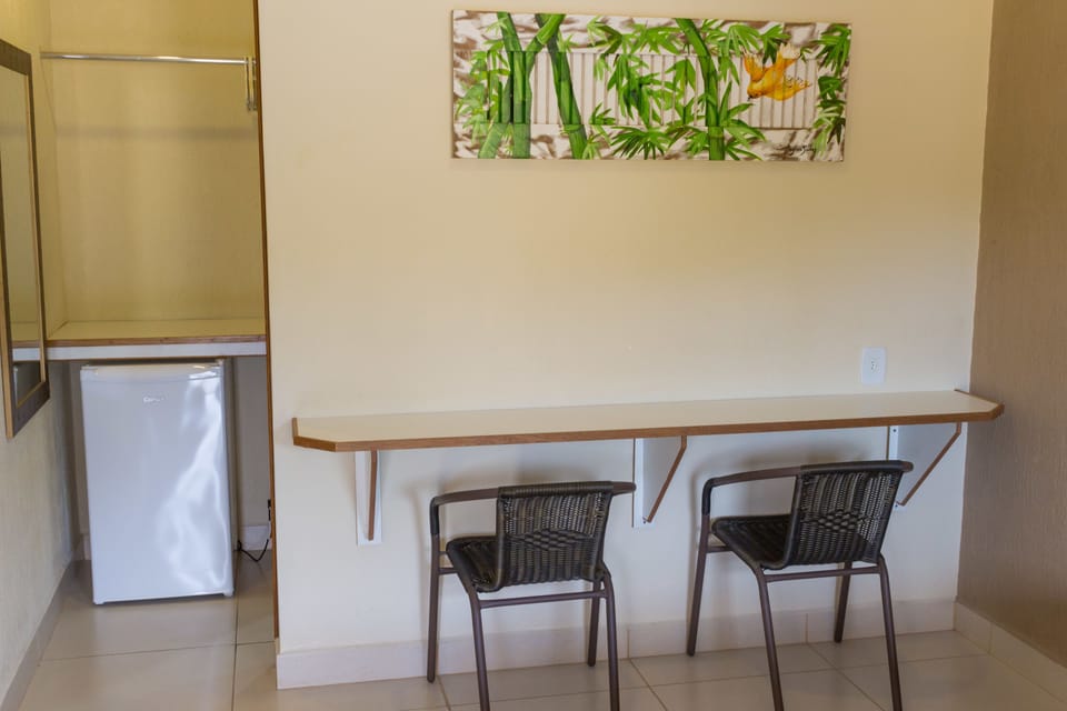 Quarto Duplo Casal Standard | Minibar, laptop workspace, free WiFi, bed sheets