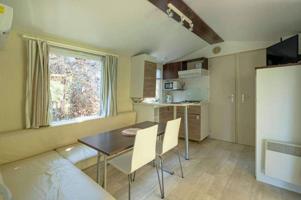 Panoramic Mobile Home, 2 Bedrooms (Restanque) | Private kitchen | Fridge, microwave, coffee/tea maker, electric kettle