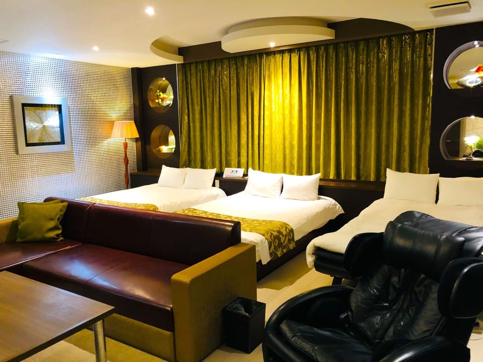 Deluxe Twin Room, 2 Double Beds, Non Smoking, Sauna | Desk, free WiFi, bed sheets