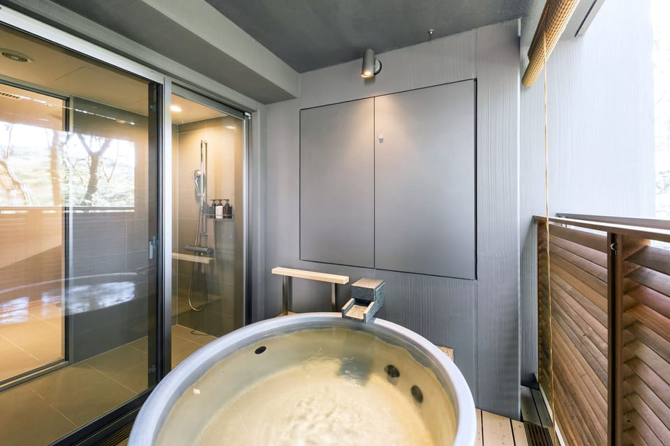 Deluxe Room, Non Smoking (Japanese Western, Open-Air Bath) | Bathroom amenities | Free toiletries, hair dryer, slippers, bidet