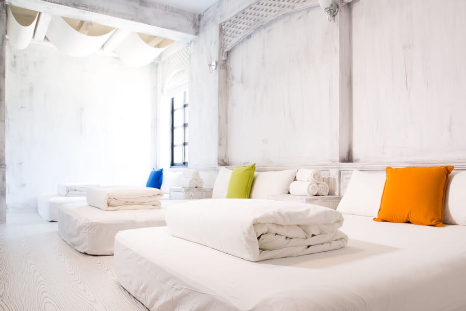 Room (6-Person) | Desk, blackout drapes, soundproofing, rollaway beds (surcharge)