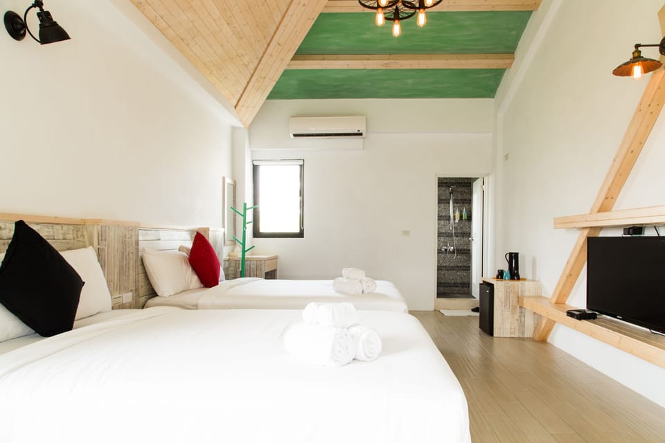 Panoramic Quadruple Room | Desk, blackout drapes, soundproofing, rollaway beds (surcharge)