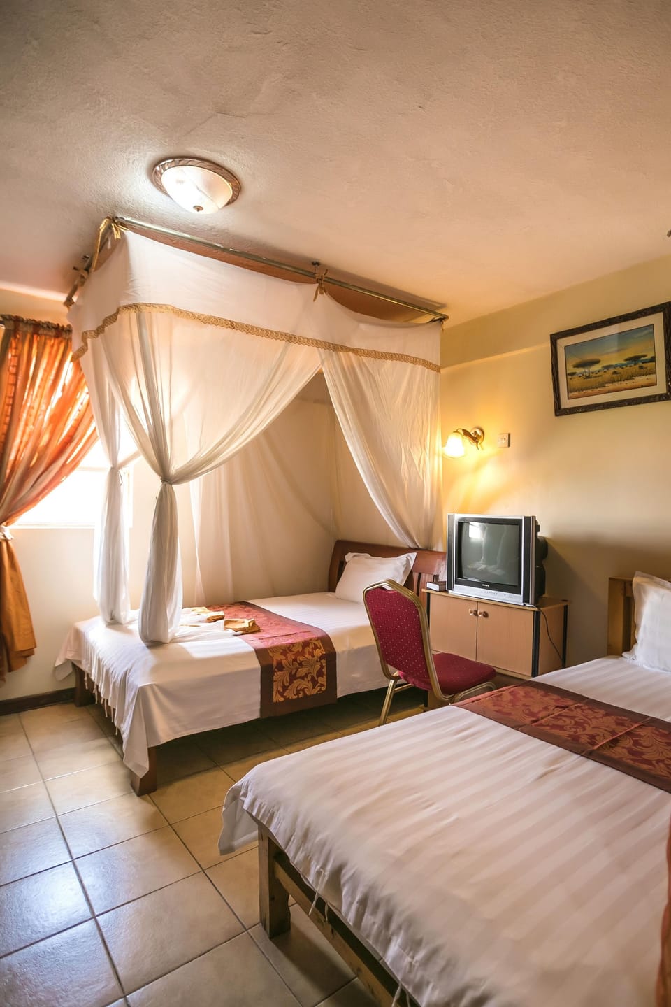 Standard Twin Room | Desk, blackout drapes, soundproofing, iron/ironing board