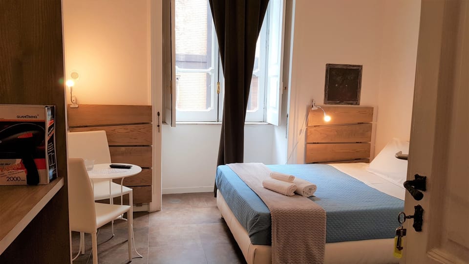 Economy Double Room | Desk, soundproofing, free WiFi, bed sheets