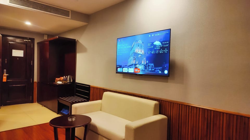 Deluxe Twin Room | Minibar, desk, soundproofing, WiFi (free)