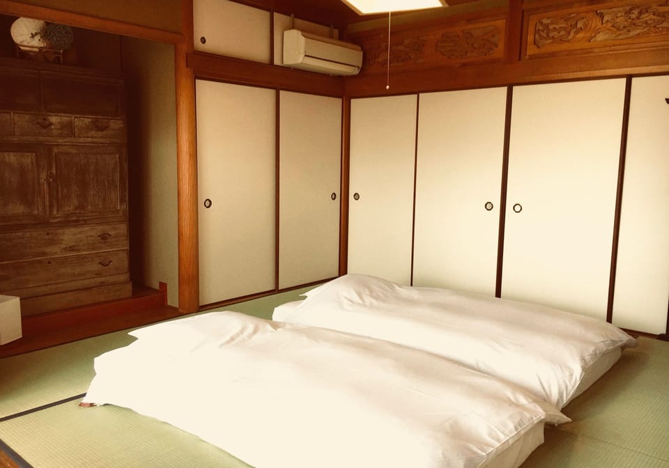 Down comforters, WiFi (free), bed sheets