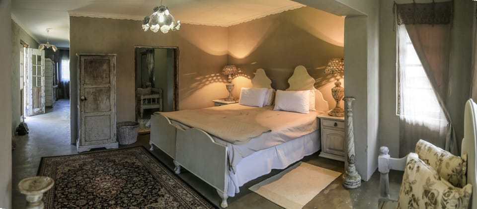 Premium bedding, in-room safe, desk, iron/ironing board (on request)