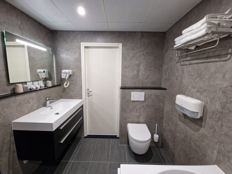 Atlas Hotel Holiday Hotel in South Holland (province)