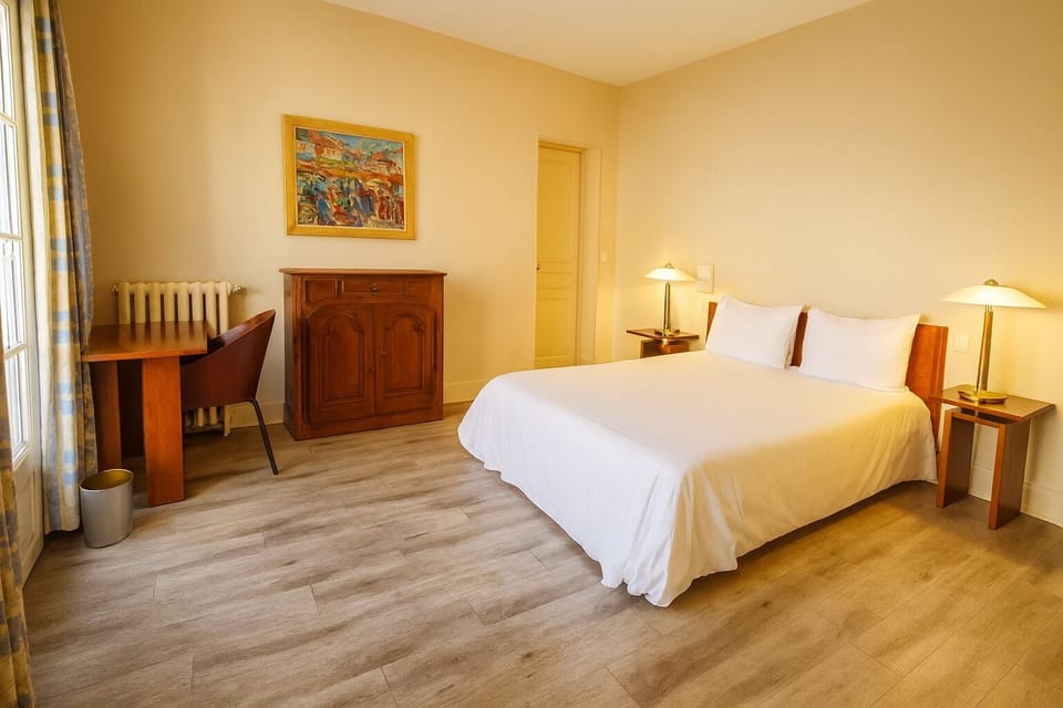 Superior Double Room | In-room safe, desk, free WiFi, bed sheets