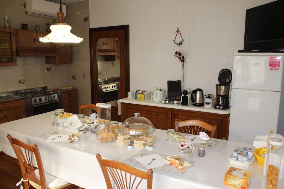 Free buffet breakfast