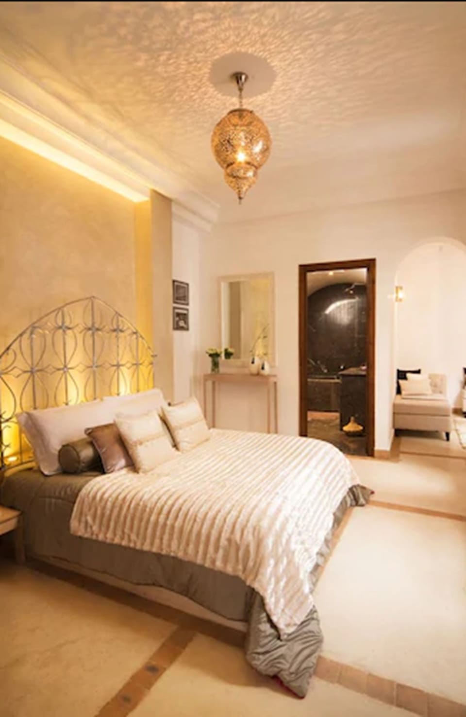 Suite, 1 Queen Bed (Deluxe Jasmine) | In-room safe, individually decorated, blackout drapes, free WiFi