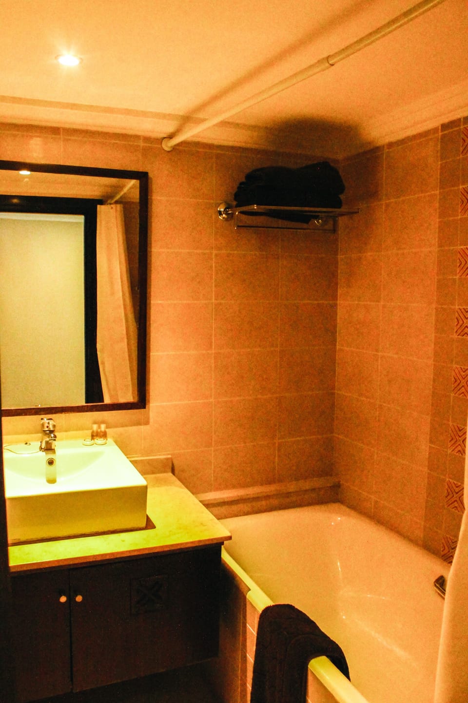 Quadruple Room | Bathroom | Combined shower/tub, free toiletries, towels
