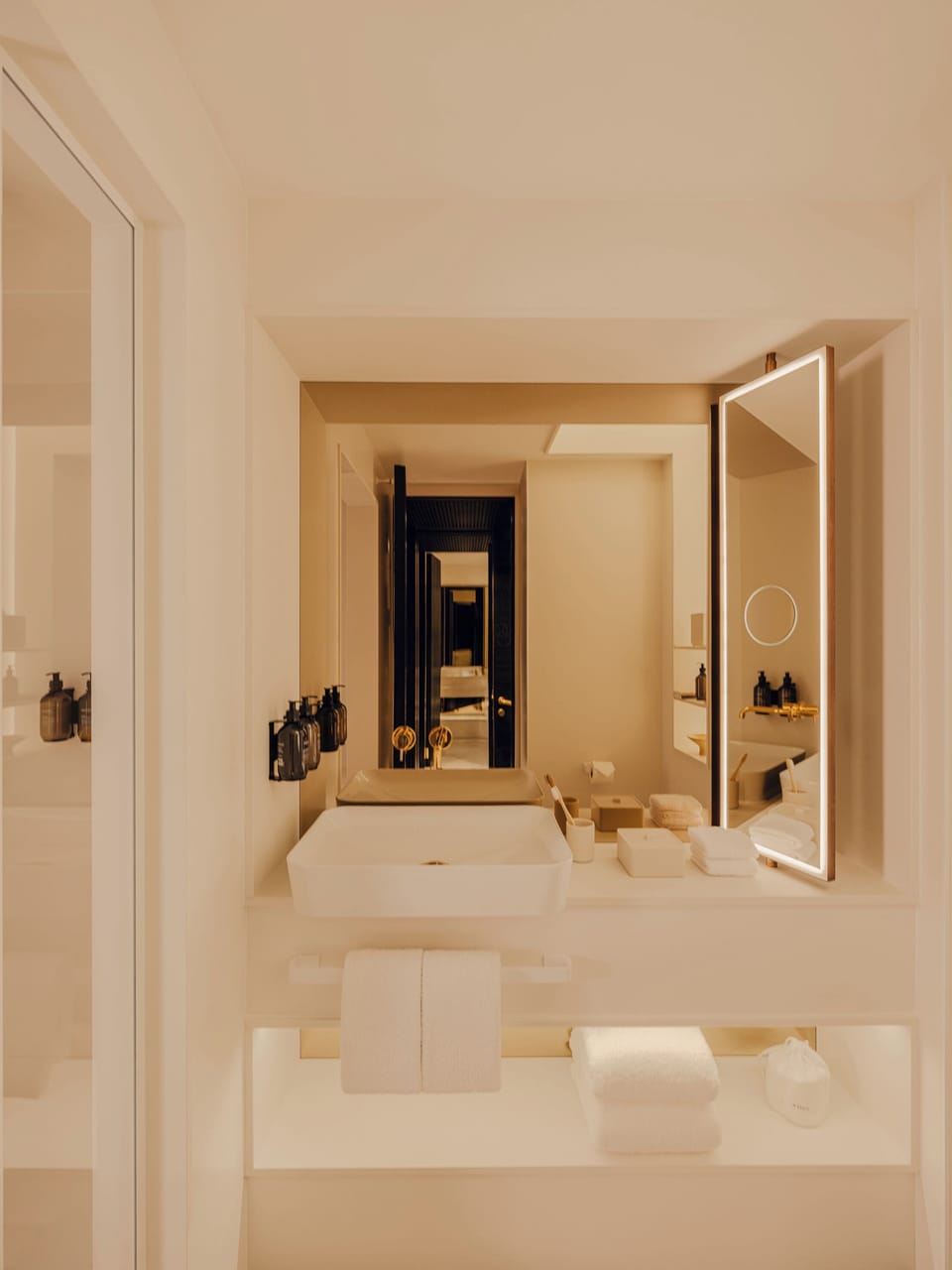 Aethos Skyline Room | Bathroom | Free toiletries, hair dryer, bathrobes, slippers