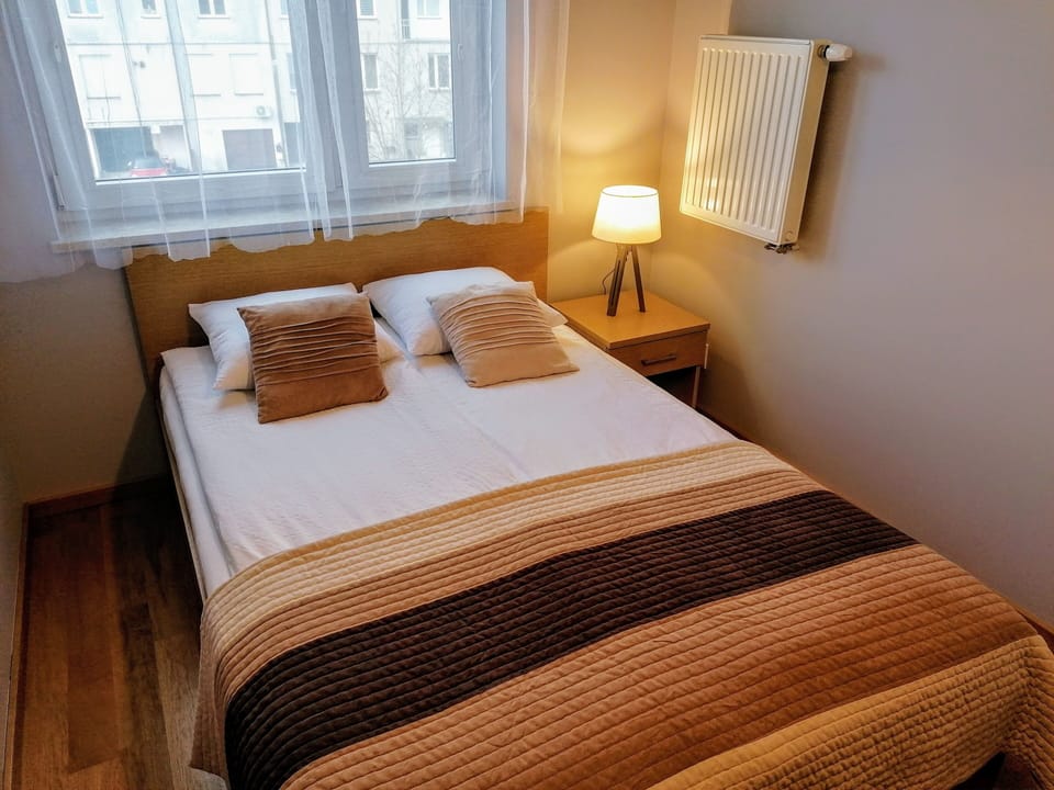 Apartment, 1 Bedroom, Balcony | Soundproofing, cribs/infant beds