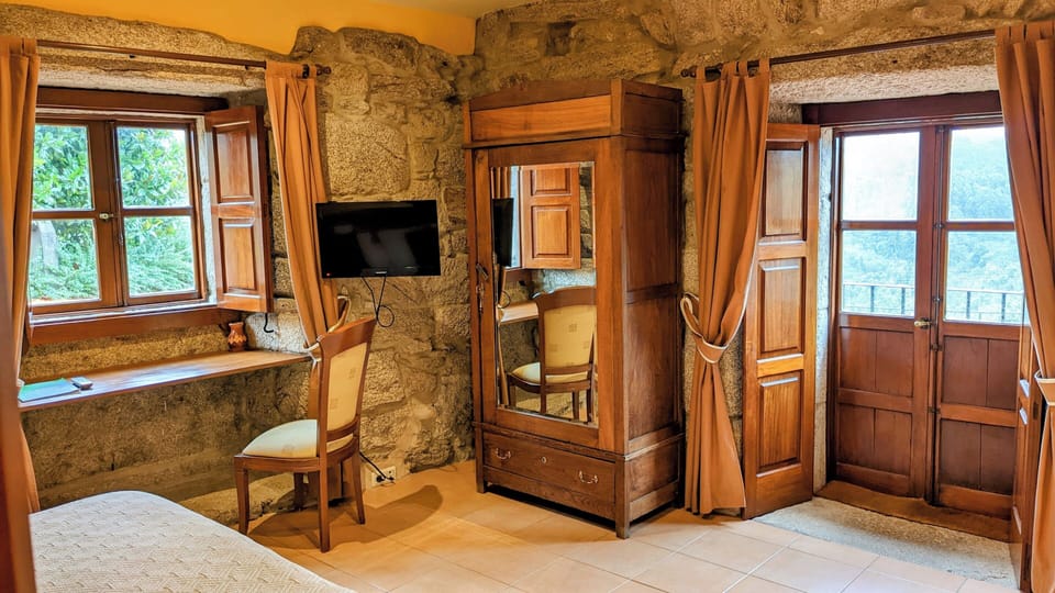 Superior Double Room, Balcony, Valley View | Individually decorated, individually furnished, desk, blackout drapes