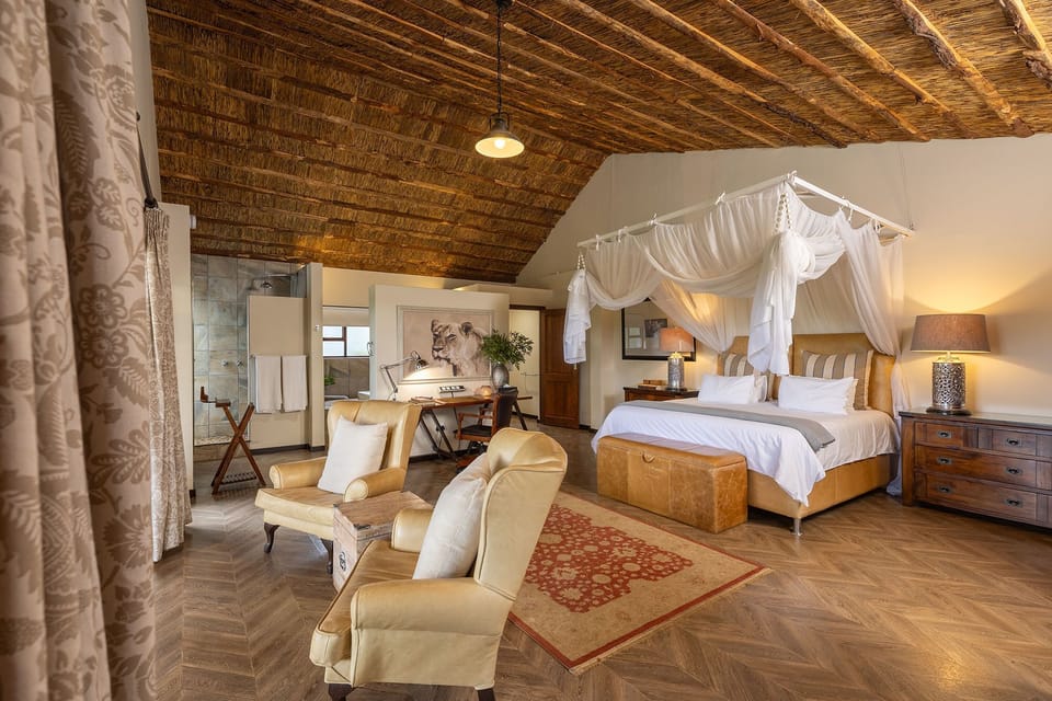 Premium bedding, pillowtop beds, minibar, in-room safe