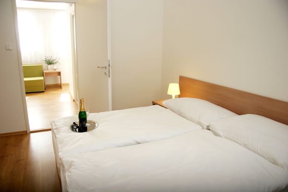 Standard Suite, 1 Bedroom | In-room safe, desk, blackout drapes, iron/ironing board