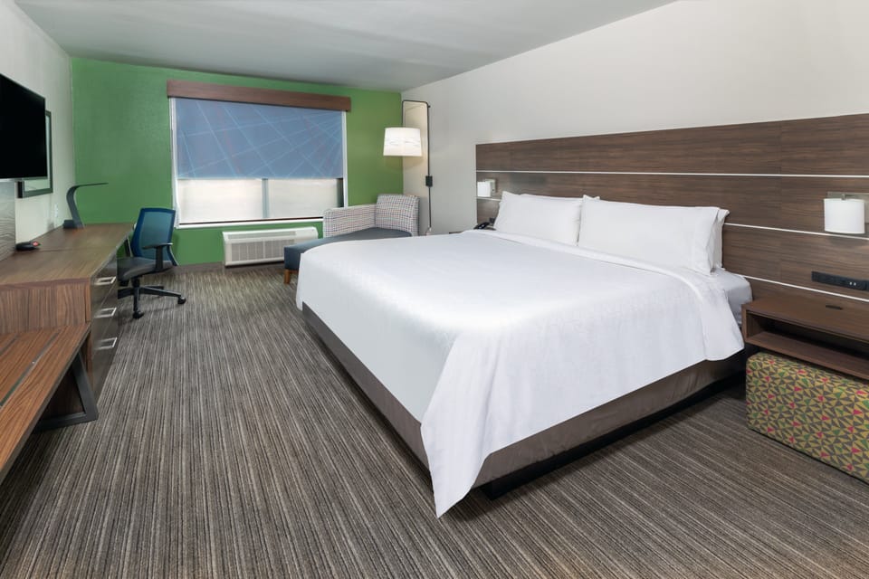 In-room safe, desk, laptop workspace, iron/ironing board