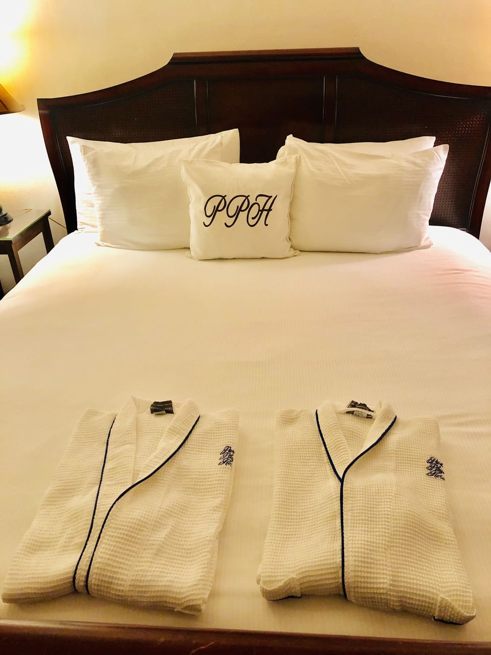 Front Side Balcony Suite, 1 King | Egyptian cotton sheets, premium bedding, down comforters