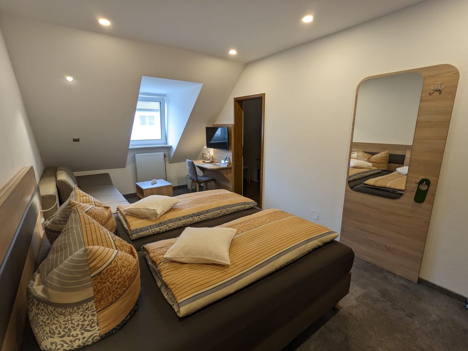 Comfort Double Room, Non Smoking | Desk, free WiFi, bed sheets