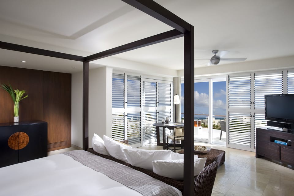 Egyptian cotton sheets, premium bedding, free minibar, in-room safe