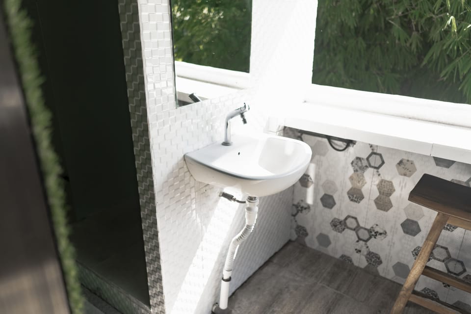 Design Bungalow, 1 King Bed, Terrace, River View | Bathroom sink