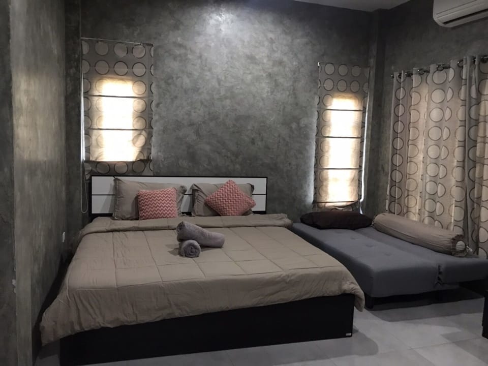 Classic Villa, 2 Bedrooms, Non Smoking, Private Bathroom | Premium bedding, desk, laptop workspace, blackout drapes
