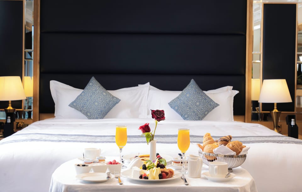 Royal Suite, 3 Bedrooms (Haram View) | Minibar, in-room safe, blackout drapes, soundproofing