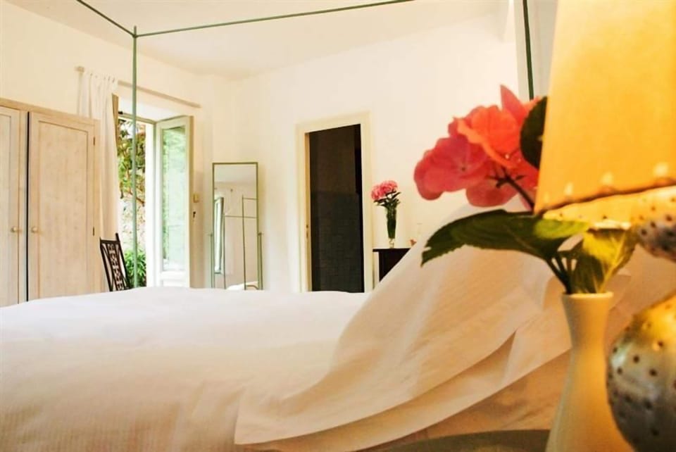 Frette Italian sheets, premium bedding, down comforters, pillowtop beds