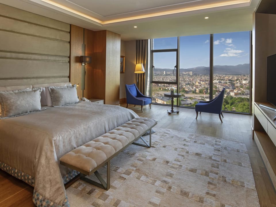 1 bedroom, down comforters, minibar, in-room safe