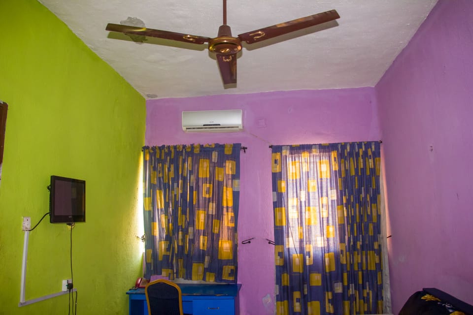 Superior Room, 1 Queen Bed | Desk, bed sheets