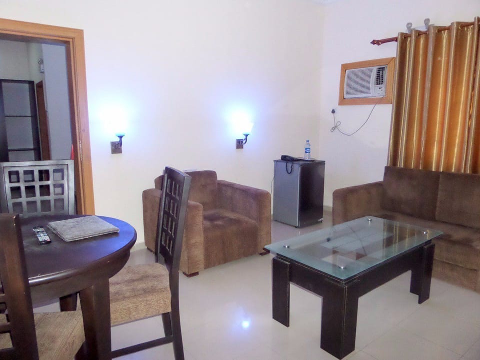 Business Room | Living room | Flat-screen TV