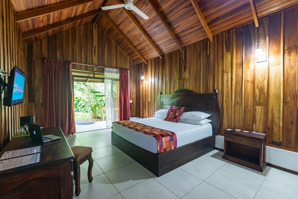 Superior Cabin, 1 King Bed, Terrace, Garden View | Free minibar, desk, free WiFi