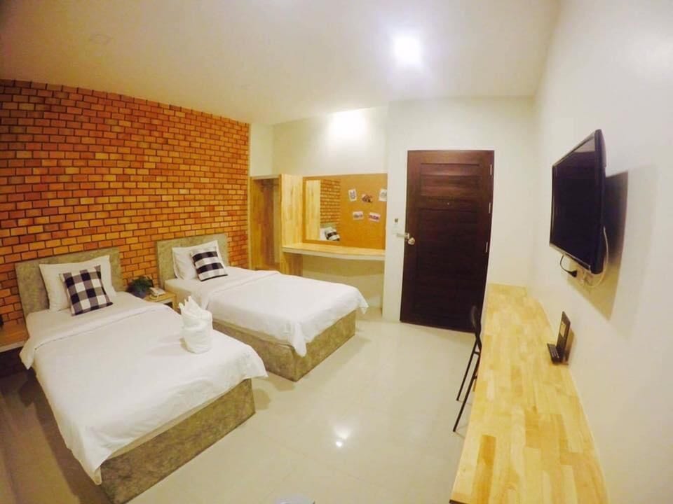Standard Twin Room | Desk, WiFi (free)