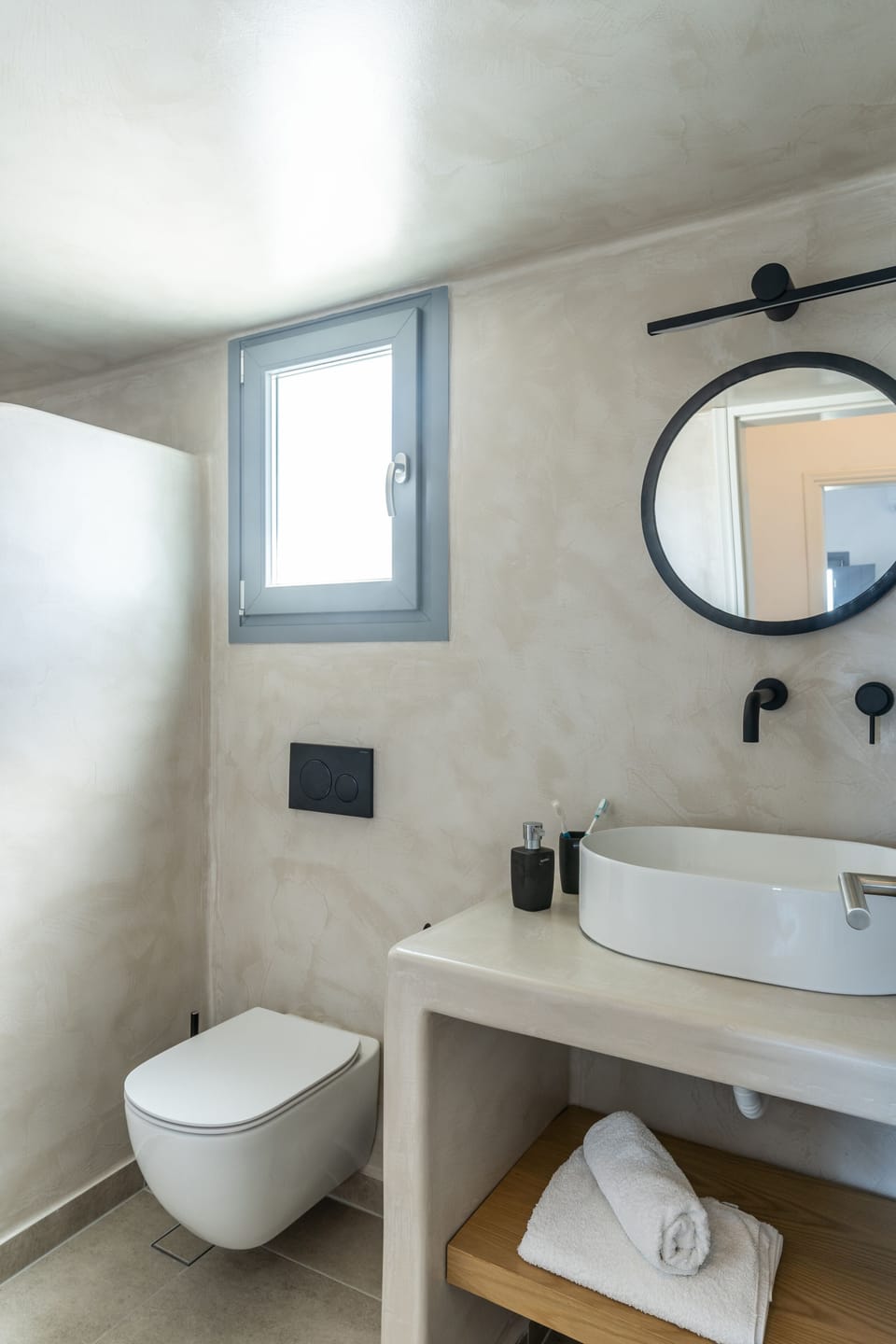 Superior Apartment, 3 Bedrooms, Patio, Sea View | Bathroom | Designer toiletries, hair dryer, slippers, towels