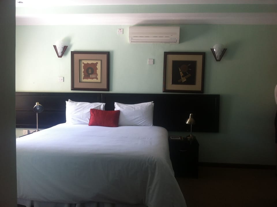 Deluxe Room, Garden View | Desk, WiFi (free)