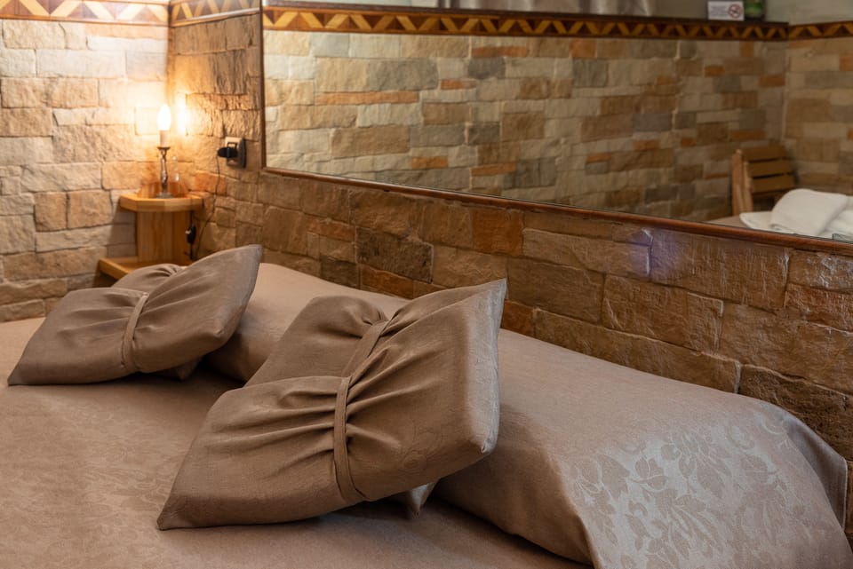 Double or Twin Room | Desk, free WiFi, bed sheets