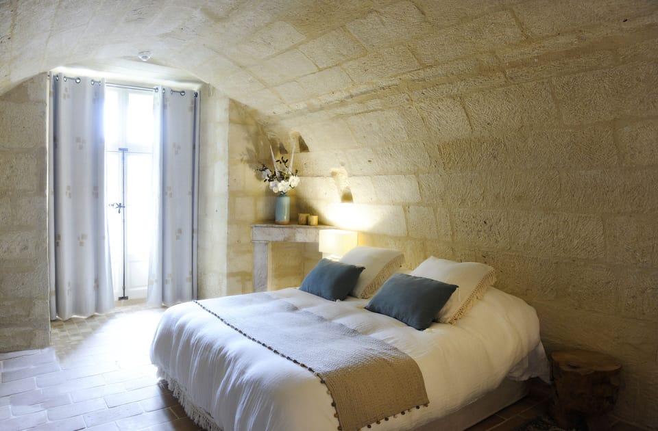 Suite | Premium bedding, down comforters, in-room safe, individually decorated