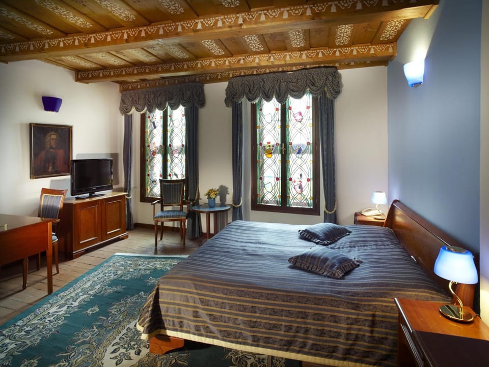 Deluxe Double Room | Premium bedding, minibar, in-room safe, desk