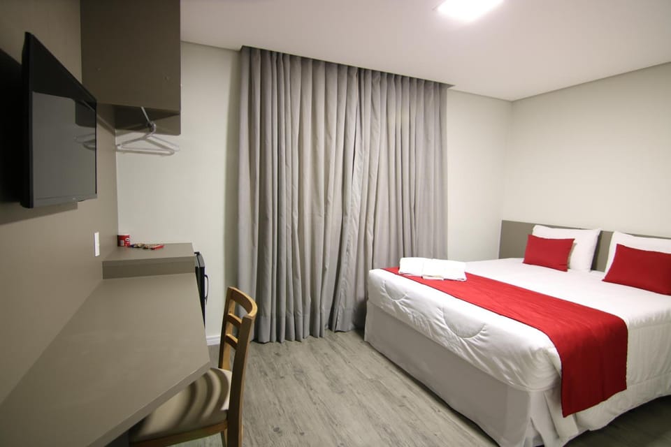 1 bedroom, minibar, desk, laptop workspace
