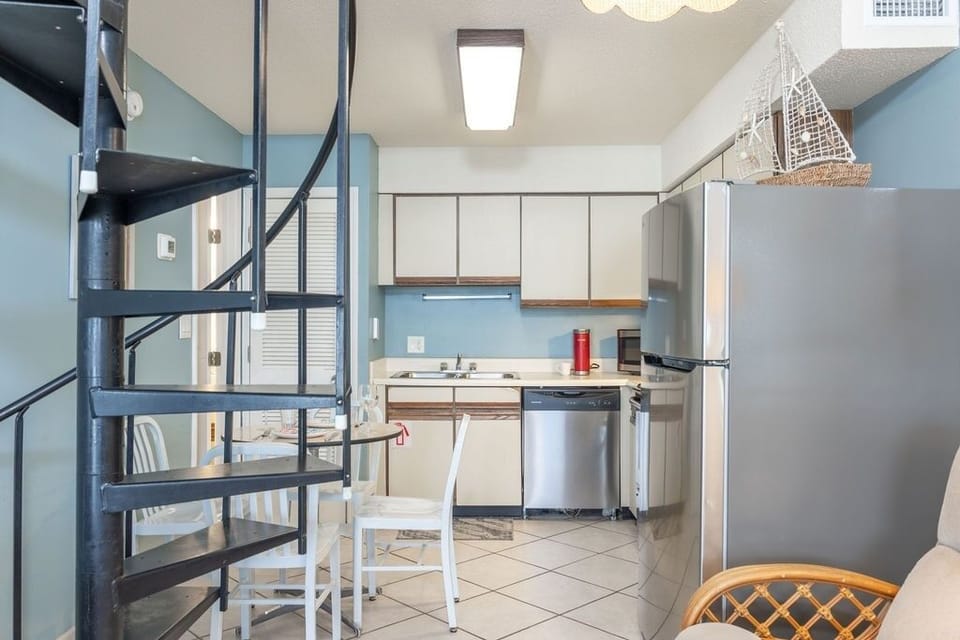 Condo, 1 Bedroom | Interior
